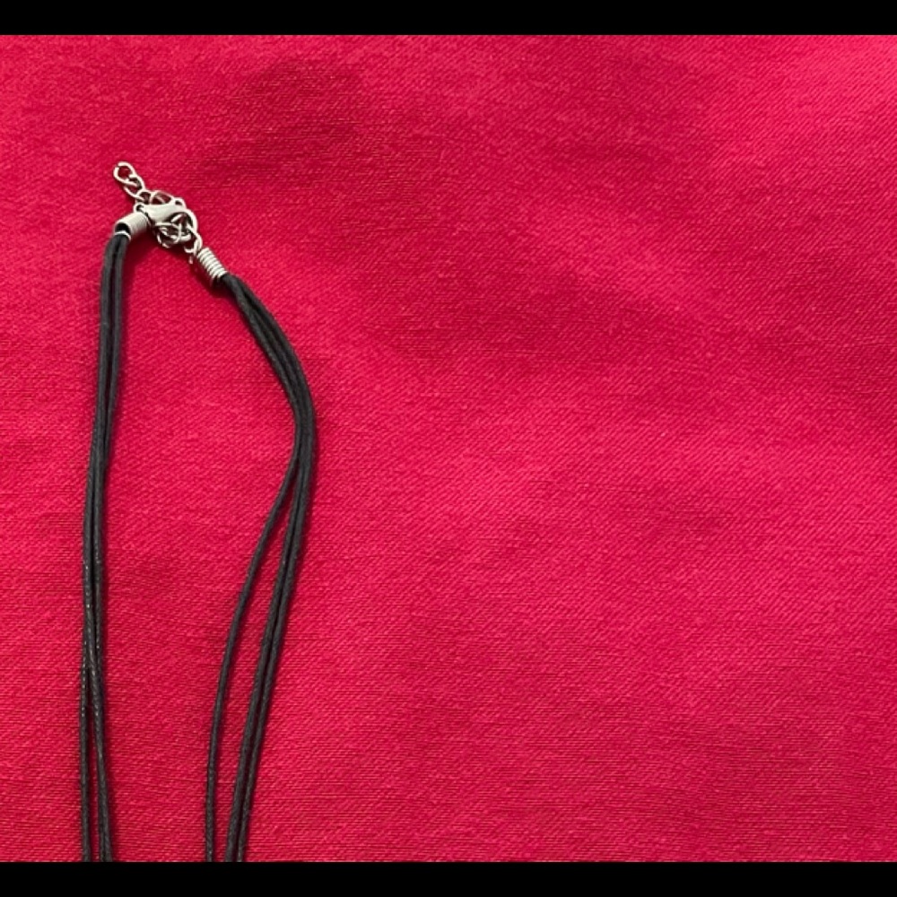 Glass heart-shaped pendant necklace - Picture 6 of 7